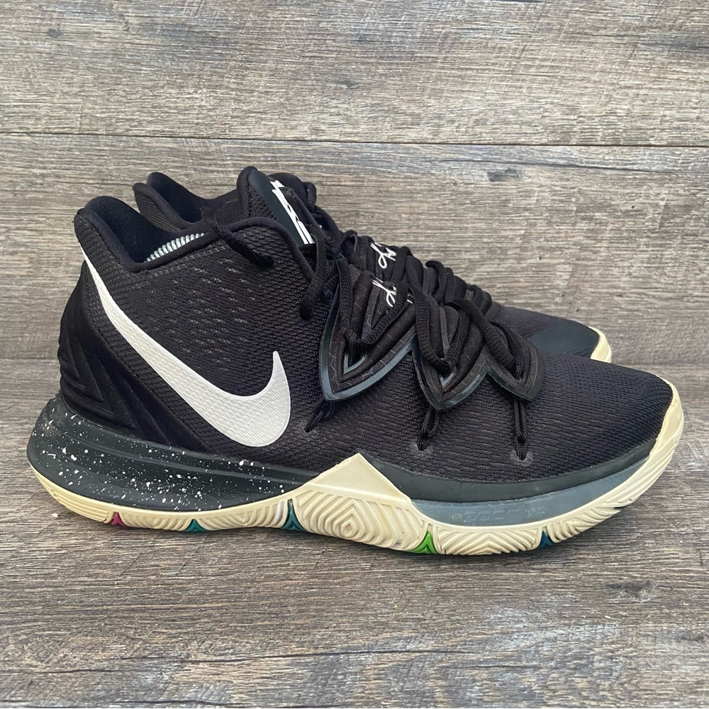 Nike Kyrie V (5) Black Magic Oreo Basketball Shoes Men’s Size 9.5 A02918-901